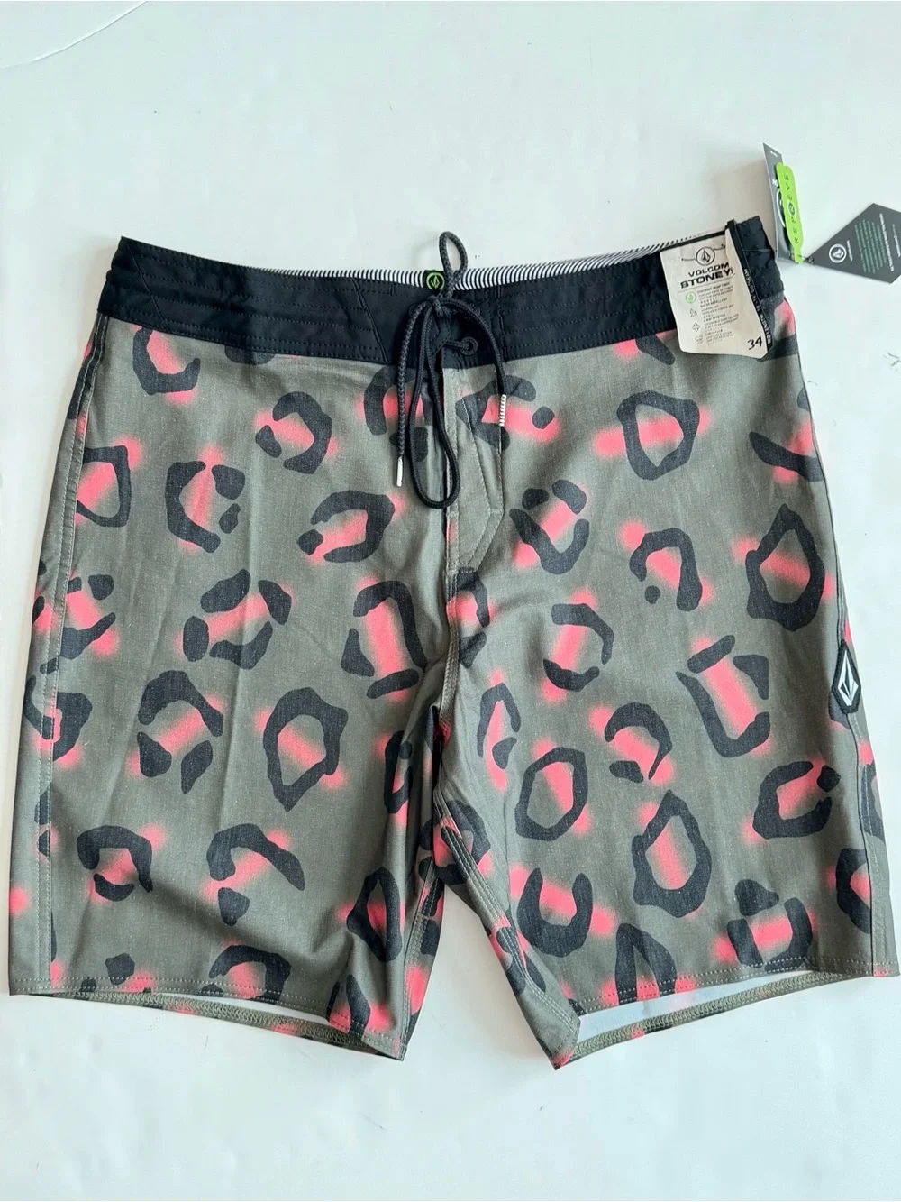 NWT VOLCOM MENS STONE PARTY ANIMALS BOARDSHORTS IN MILITARY Size 34